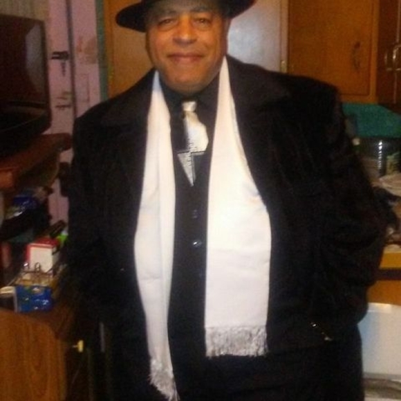 Meet your Posher, Kenneth - Picture 1 of 1